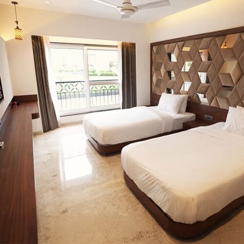 WhatsApp Image 2025-12-09 at 3.09.25 PM (4)